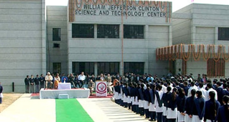 William Jefferson Clinton Science and Technology Center 1