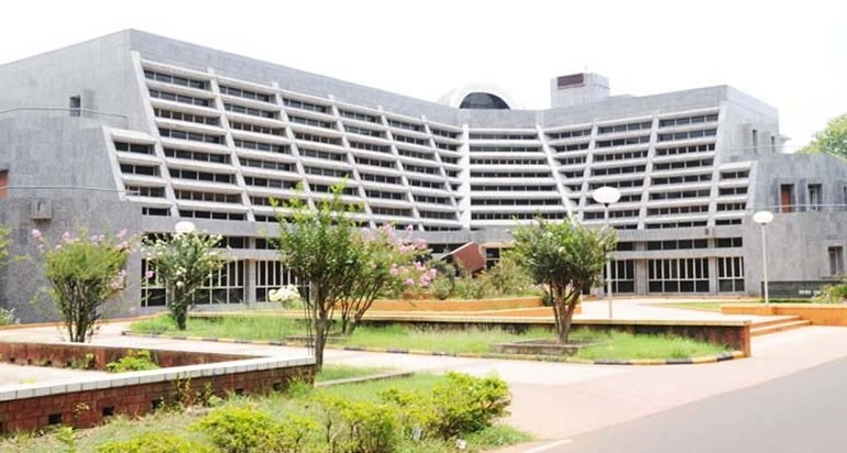 Vinod Gupta School of Management 1